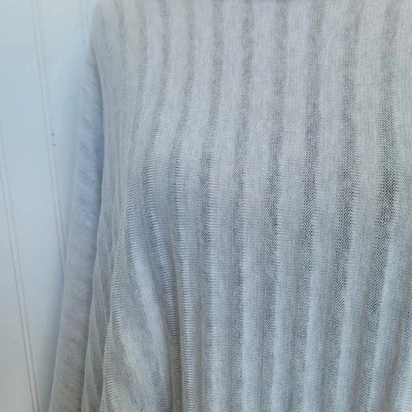 Lululemon Forward Flow Poncho  Heathered Core Ultra Light Grey  OS - Picture 8 of 15